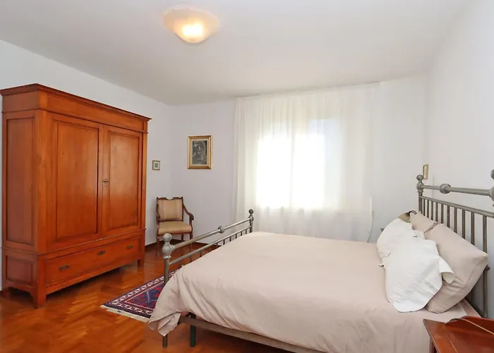 Elisa By Interhome Appartement